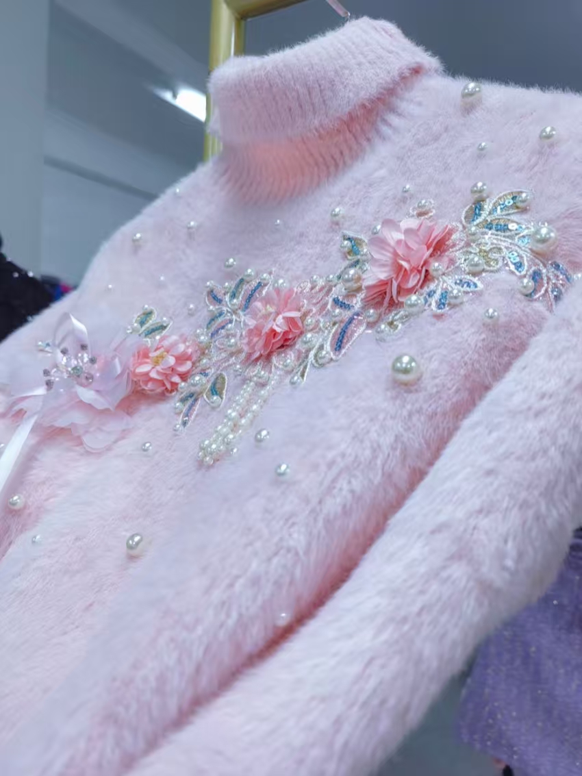 Suéter Rosa de Gola Alta Slim  - Winter Clothing Photo avaliação e preço